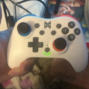 Gaming Nintendo controller